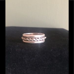 Sterling silver ring - size 7.5