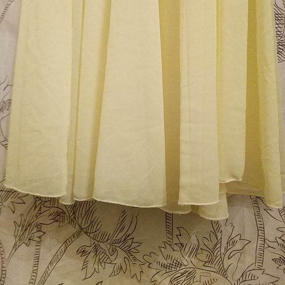 White lace, yellow dress - Picture 3 of 7