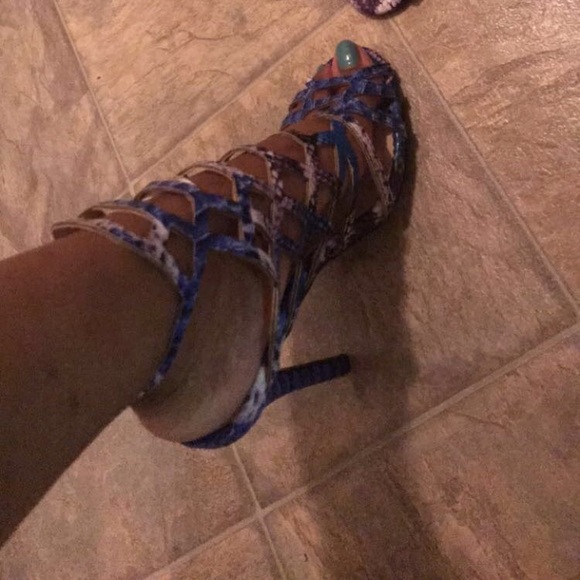 Heels - Picture 1 of 2