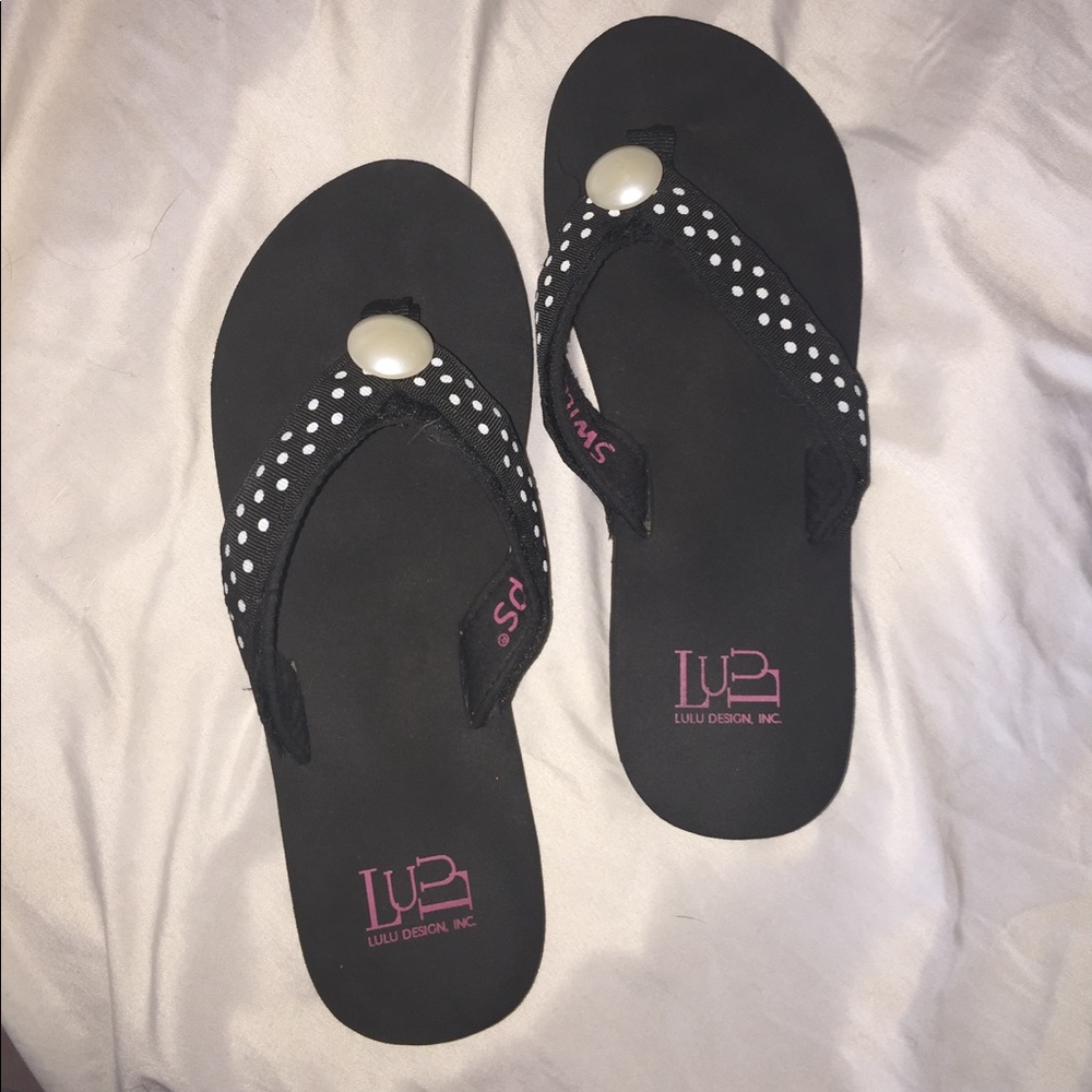 Adorable flip flops! 🌸