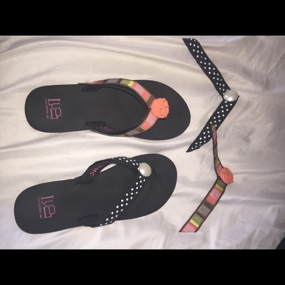 Adorable flip flops! 🌸 - Picture 3 of 3
