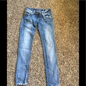 Light washed distressed jeans