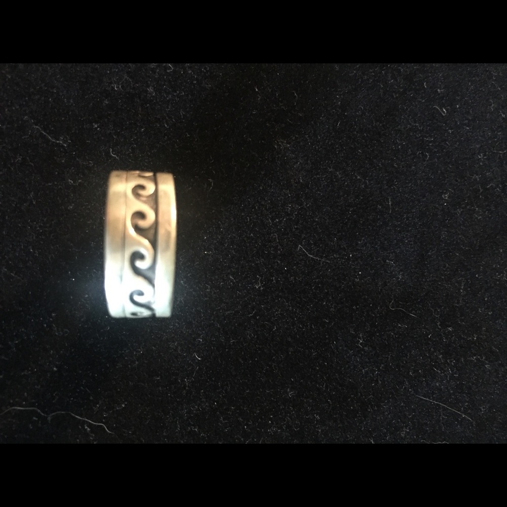 Sterling silver wave ring - size 7