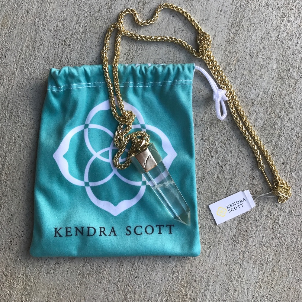 Kendra Scott necklace