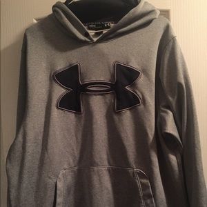 Under Armour sweatshirt 🖤