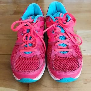 Pink Nike Dual Fusion Lite tennis shoes🏃🏼‍♀️