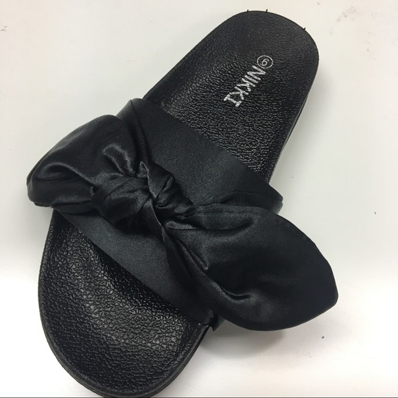 Black satin bow slide - Picture 3 of 7