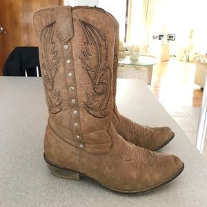 Buckle/ coconuts cowboy boots