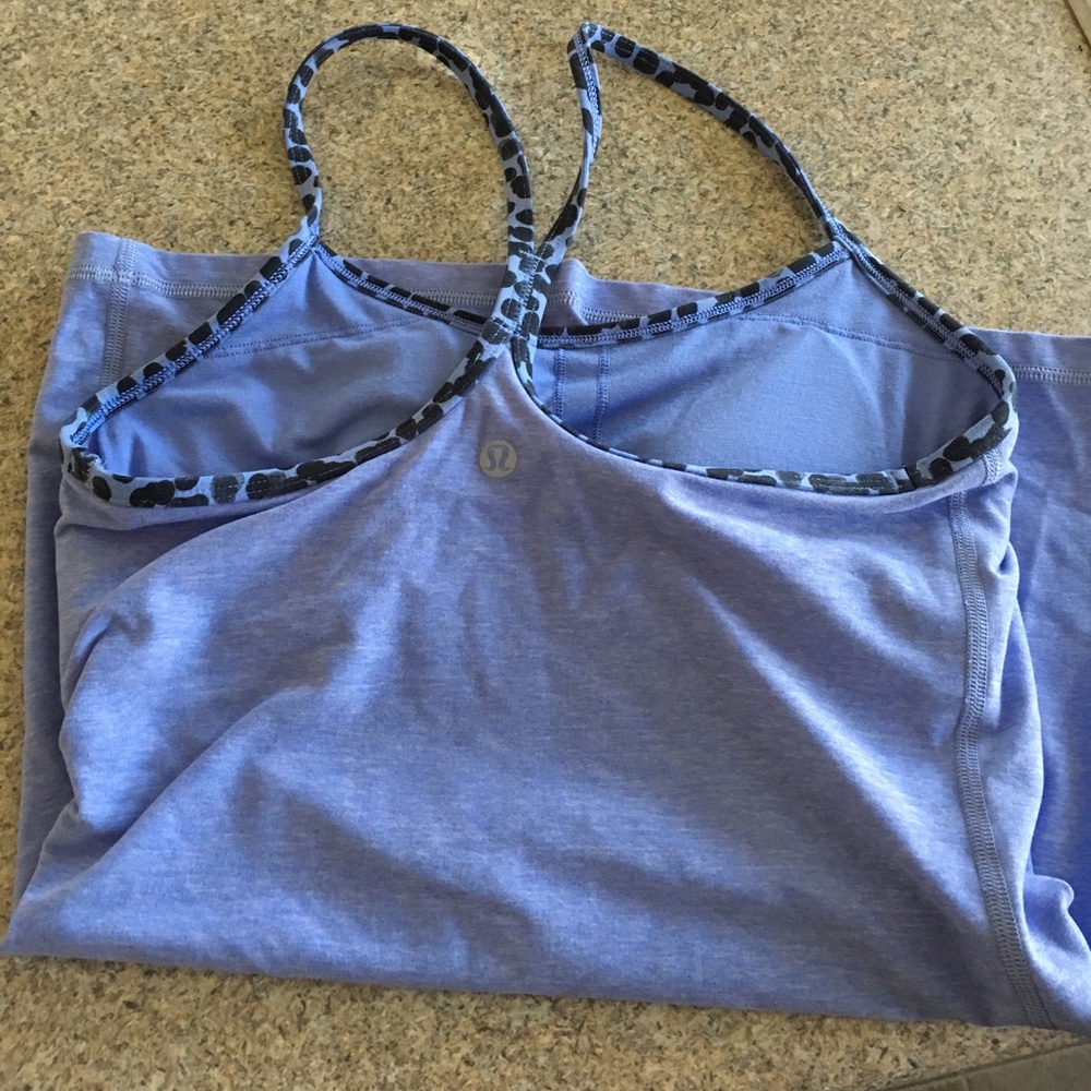 Lululemon size 4 tank top- bra built in