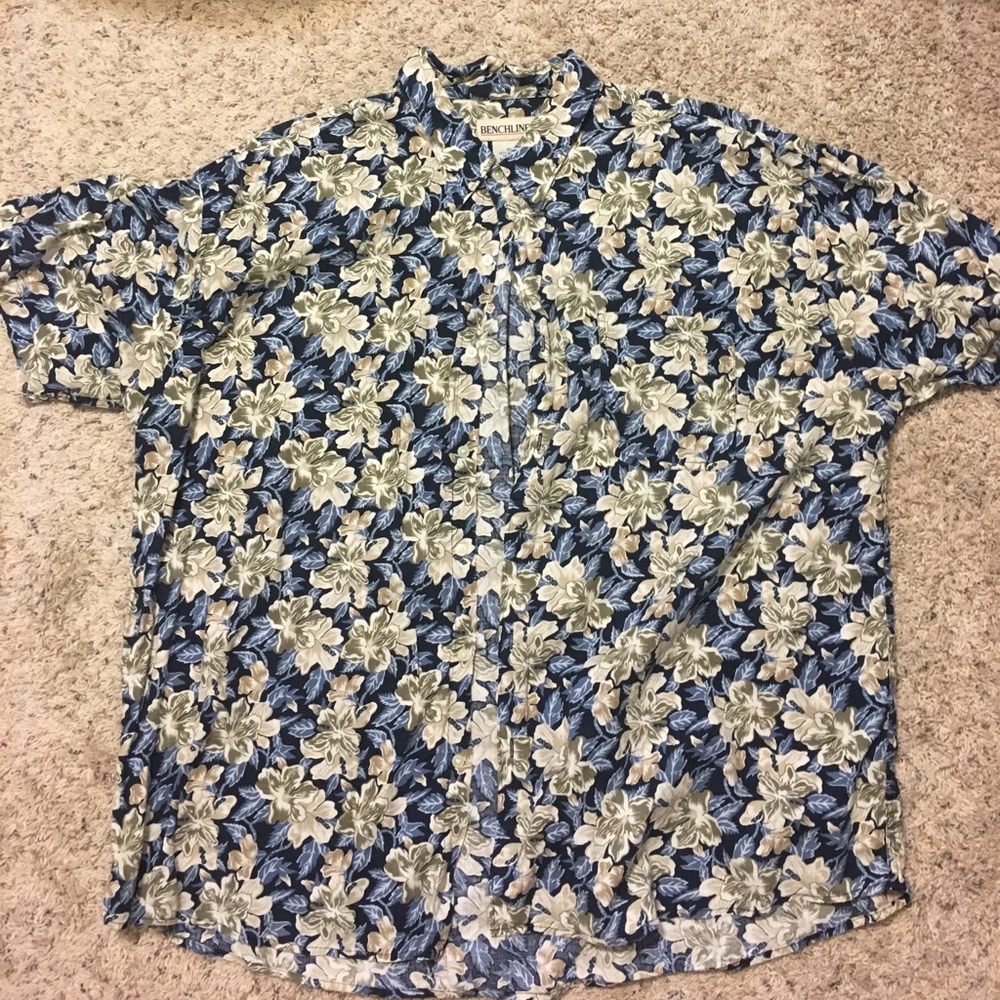 Hawaiian print big button down shirt