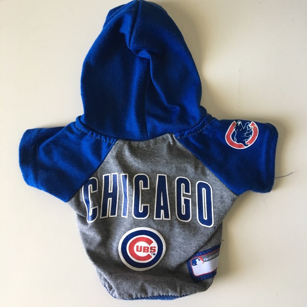 Chicago Cub doggie shirt