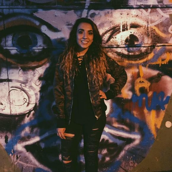 Meet your Posher, Idaly - Picture 1 of 1