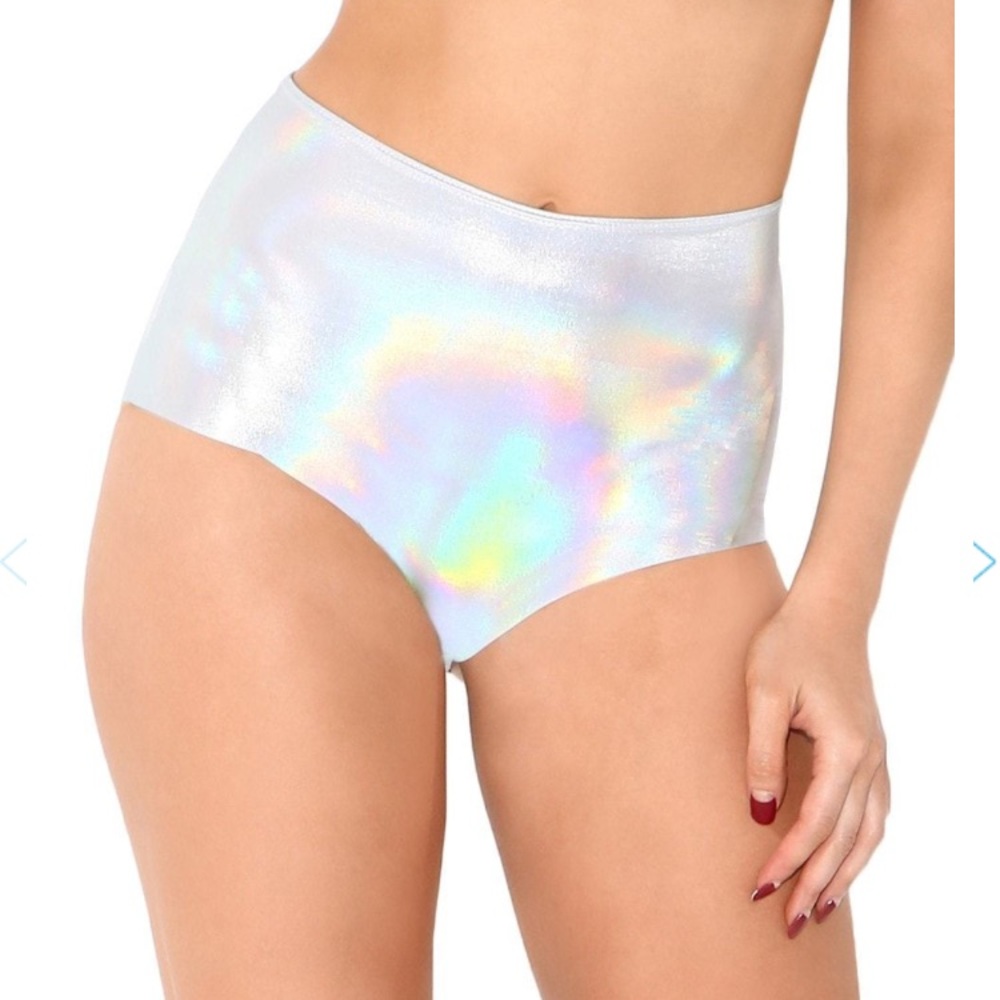 Holographic shorts