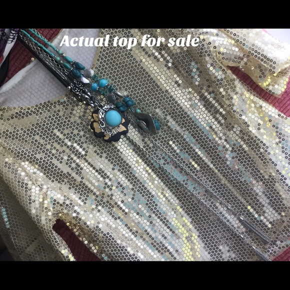 💲💲SALE MARKDOWN GOLD SEQUIN TEE - Picture 5 of 8