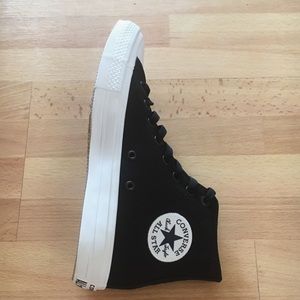 Converse Chuck II- Men's 7 Women's 9