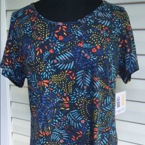 BNWT LuLaRoe Classic Tee- Large