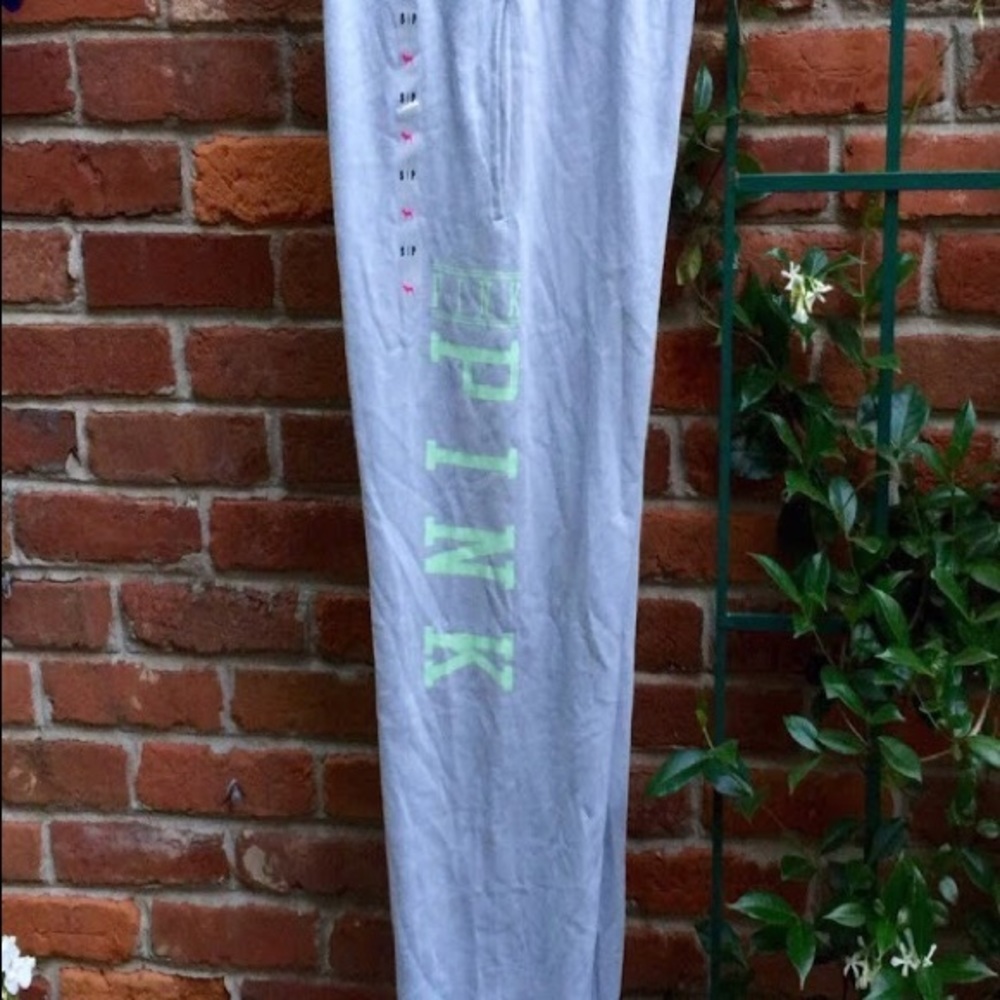 NWT, NEVER BEEN WORN VS Pink Campus pants