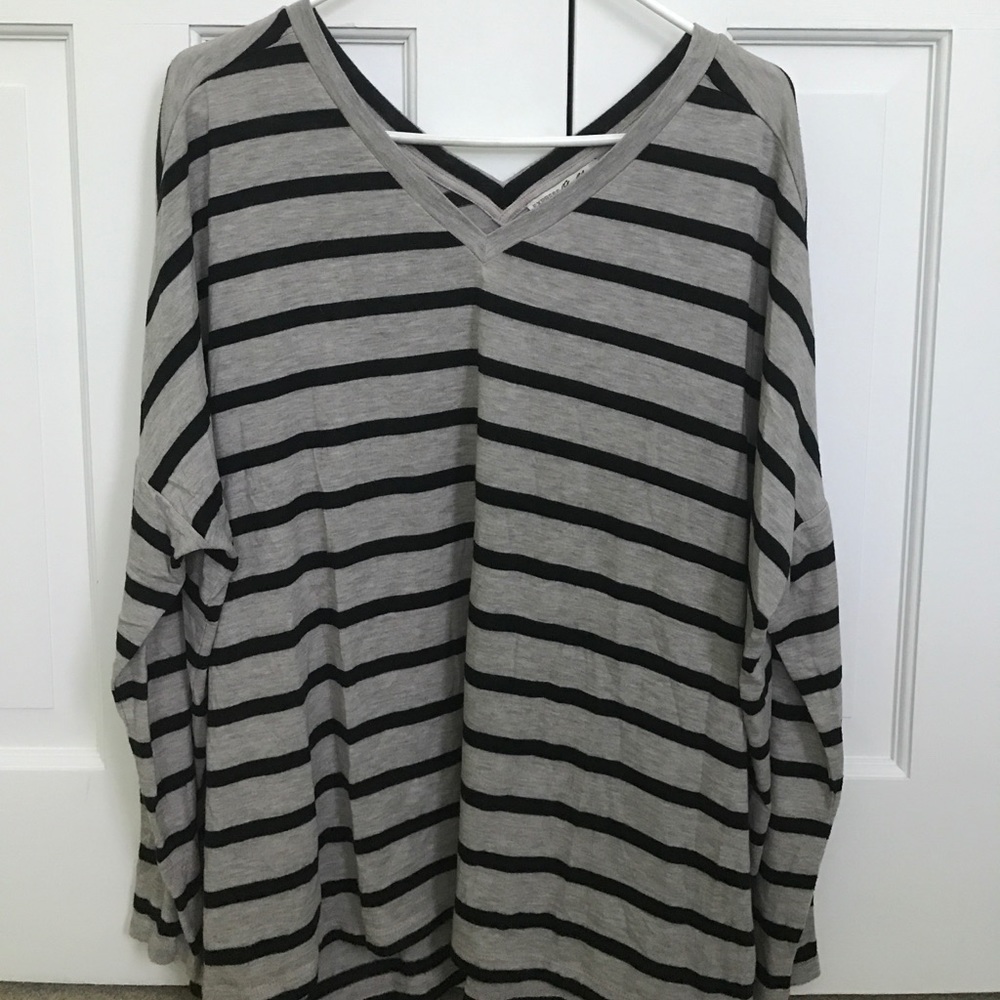 EXPRESS tan/black oversized long sleeve, size S