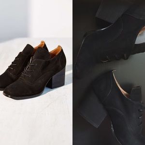 Cooperative Nia Oxford Heels