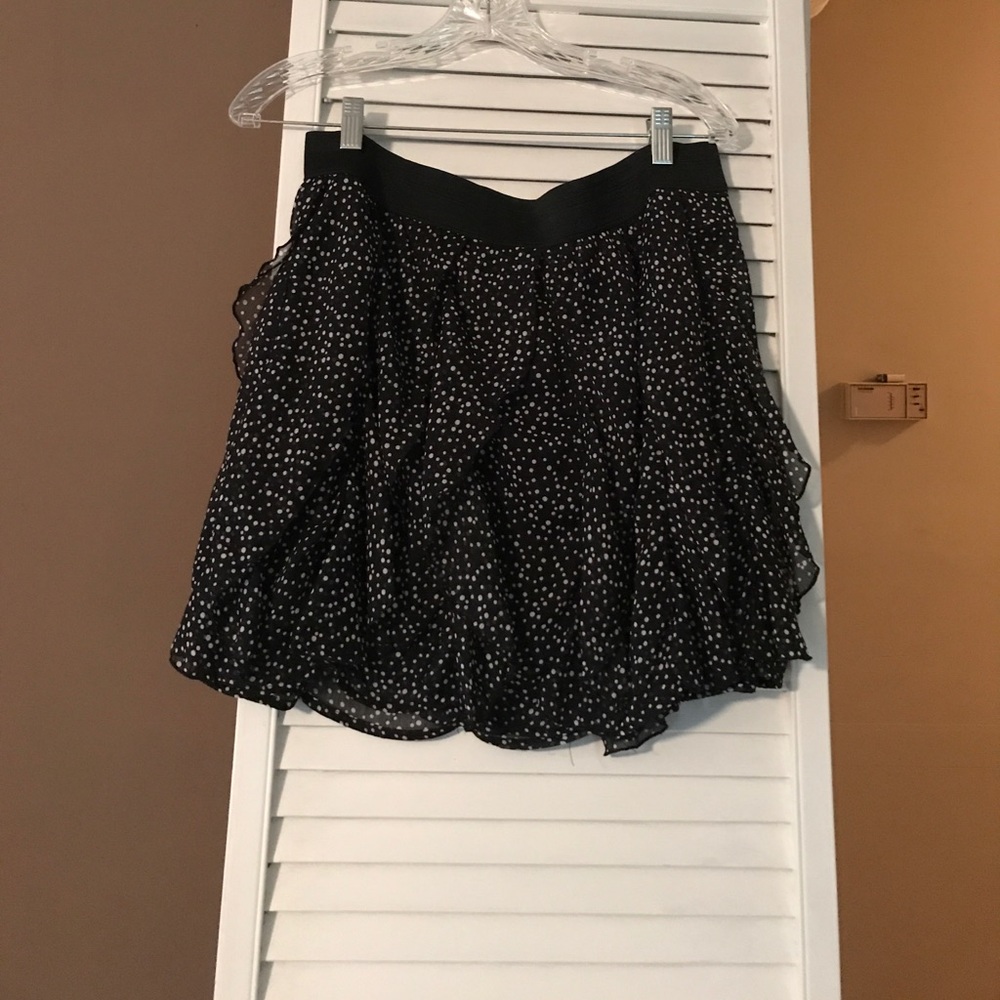 Women's shirt black skirt
