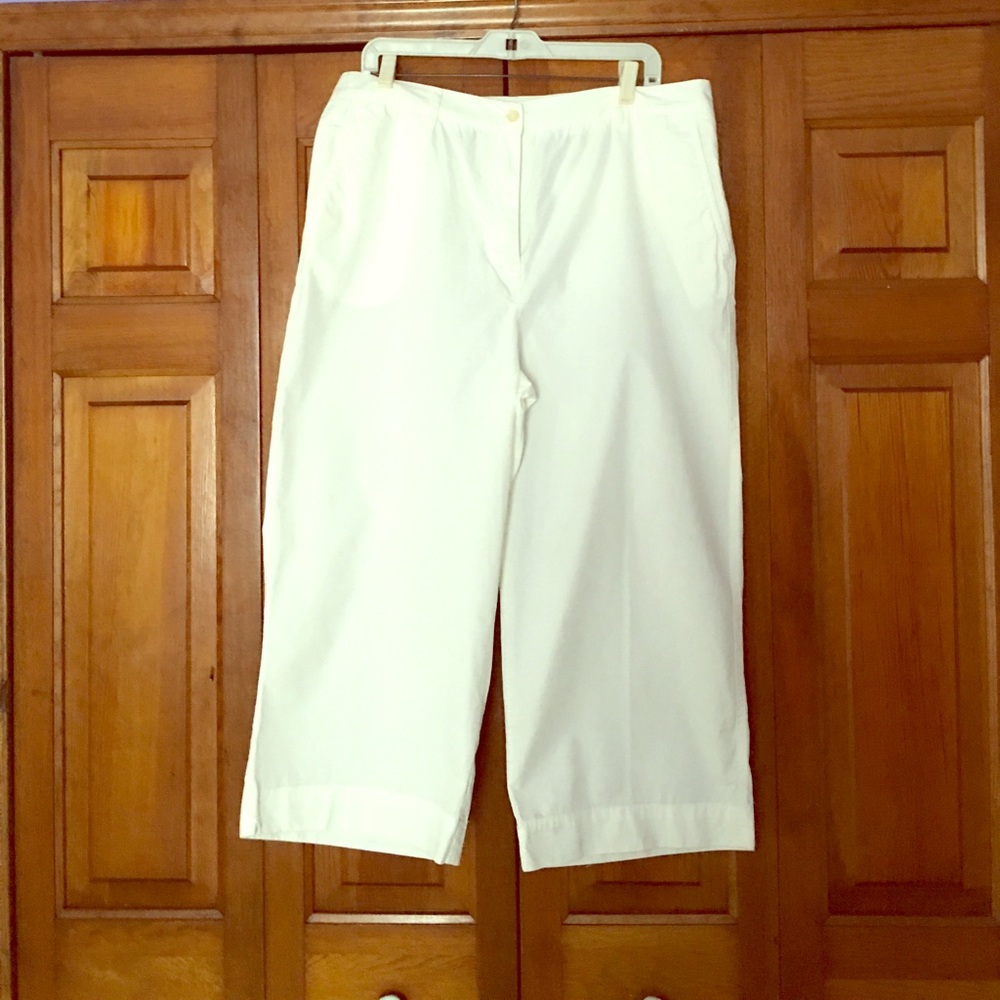 White wide leg ankle length cotton slacks