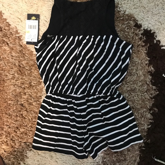 BNWT US POLO BLACK N WHITE STRIPE LACE ROMPER ☀️🖤 - Picture 3 of 3