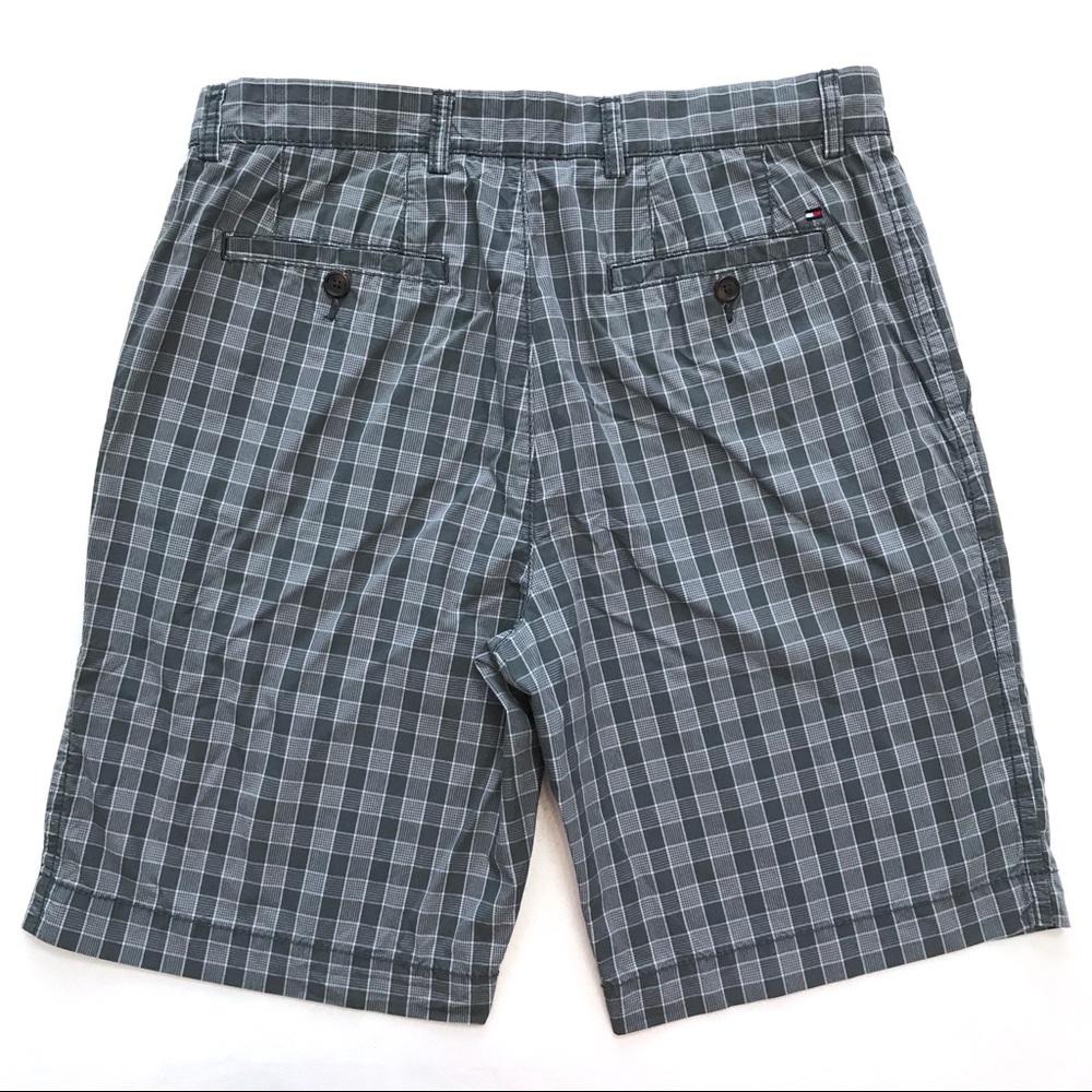 Tommy Hilfiger Flat Front Shorts Men’s Size 32 - Picture 2 of 3