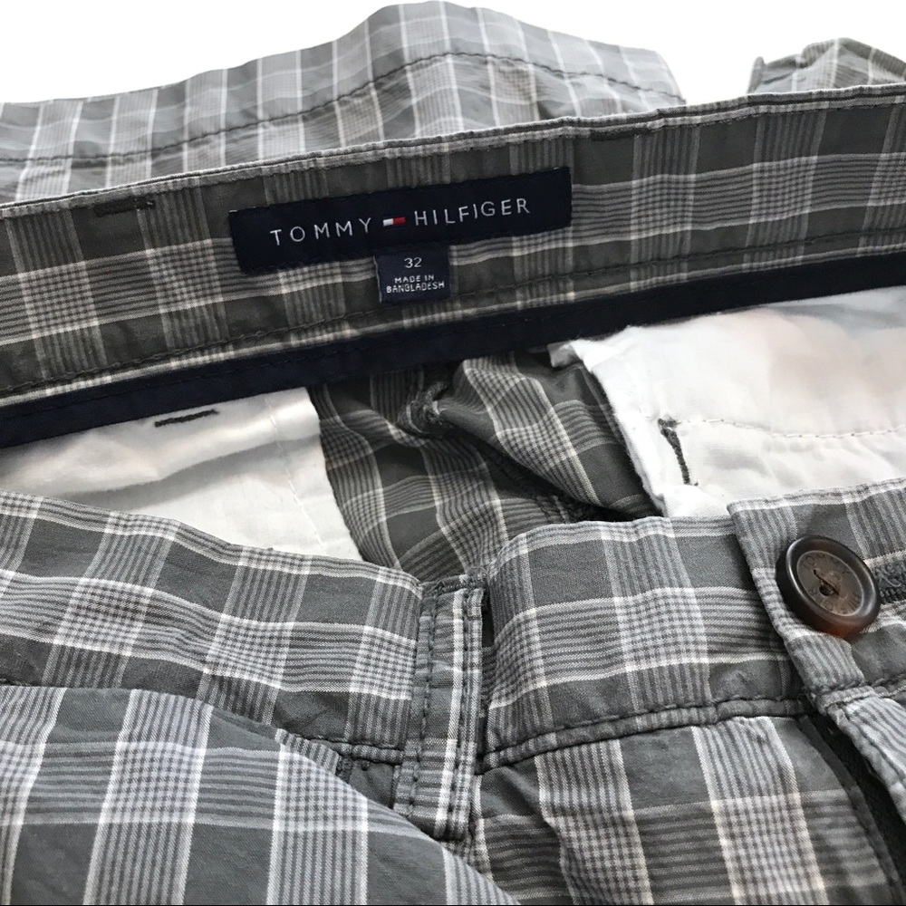 Tommy Hilfiger Flat Front Shorts Men’s Size 32 - Picture 3 of 3