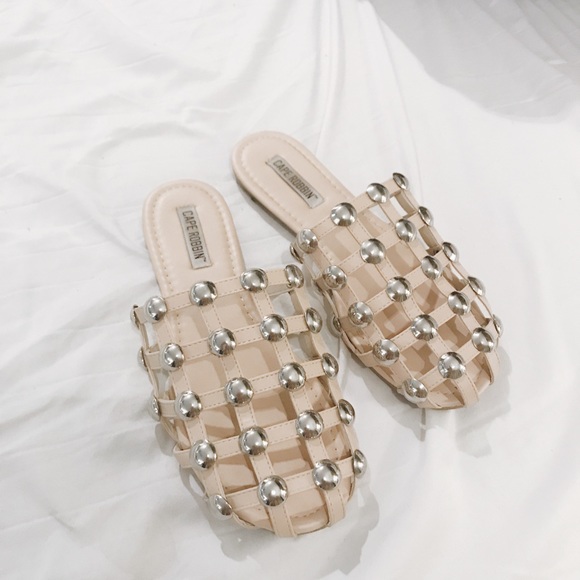 cape robbin studded slides