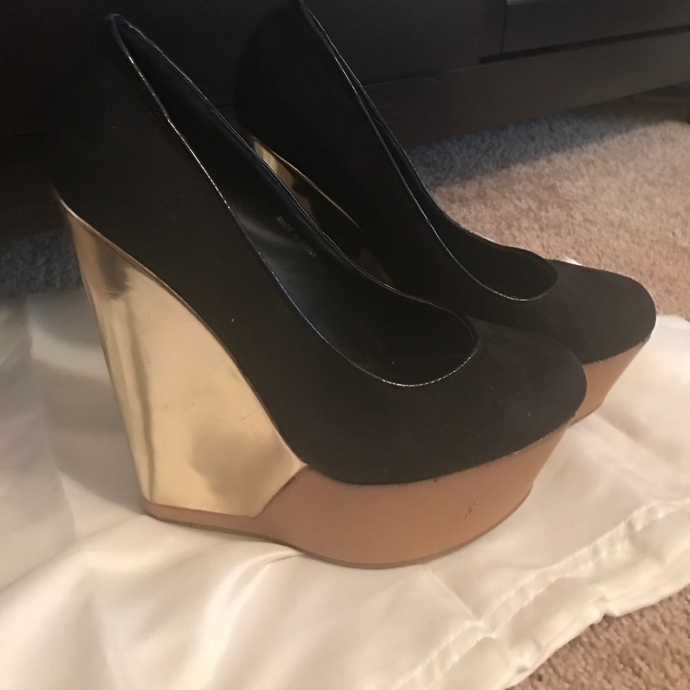 Sky high platform shoe