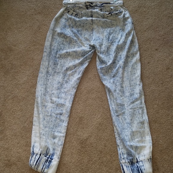 Stonewashed harem jeans - Picture 3 of 3