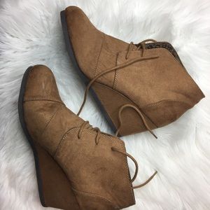 LIKE NEW LACE UP WEDGE BOOTIES