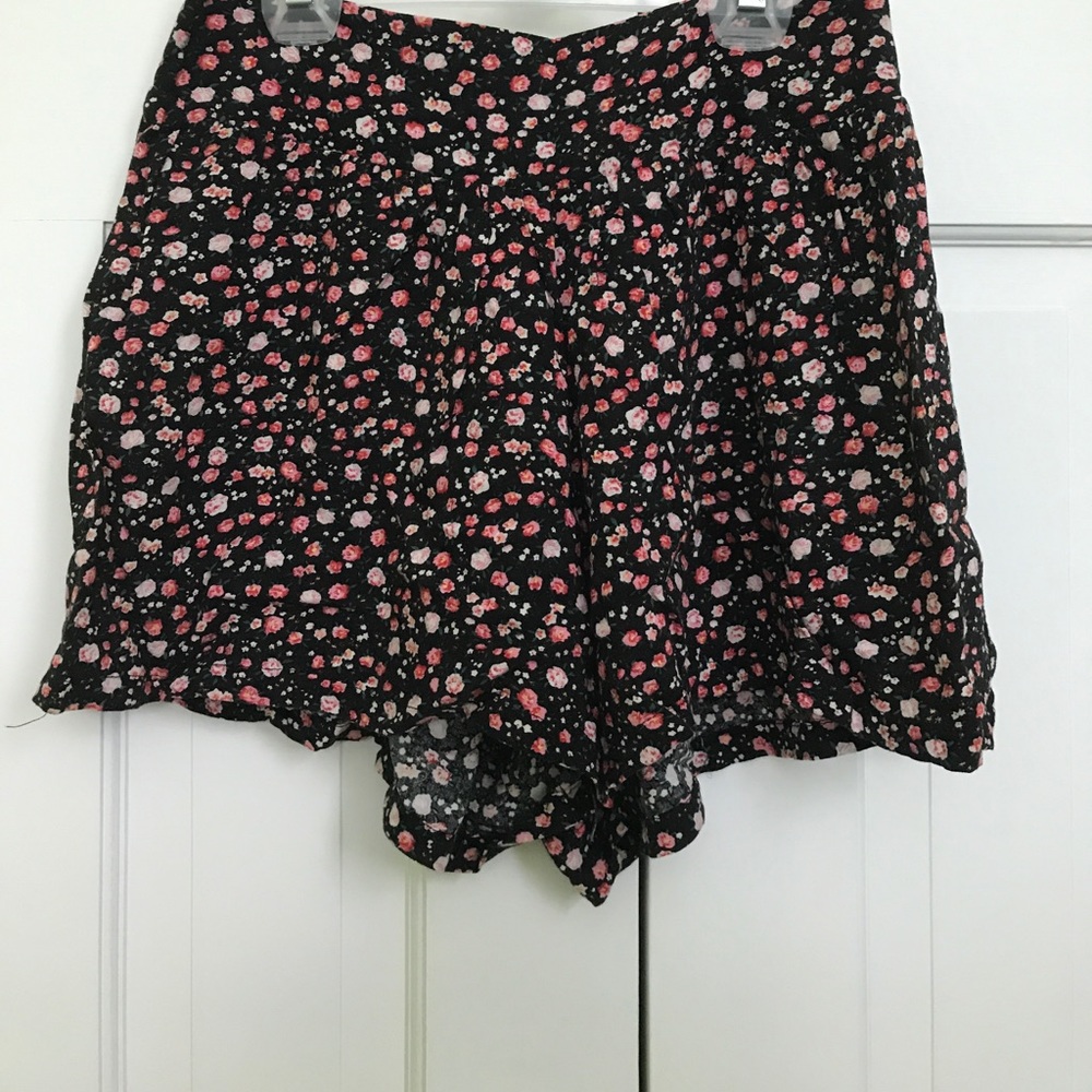 Floral shorts, size M