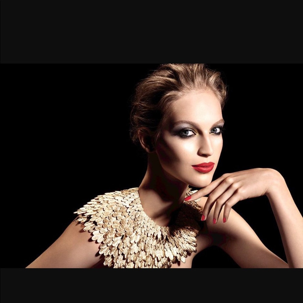 Meet your Posher, Monica