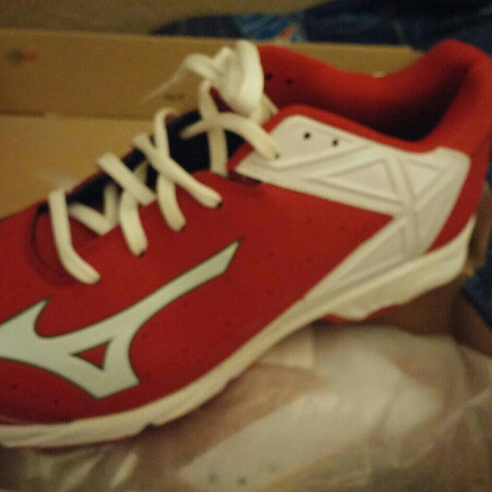 Mizuno Mens Size 11 Cleets