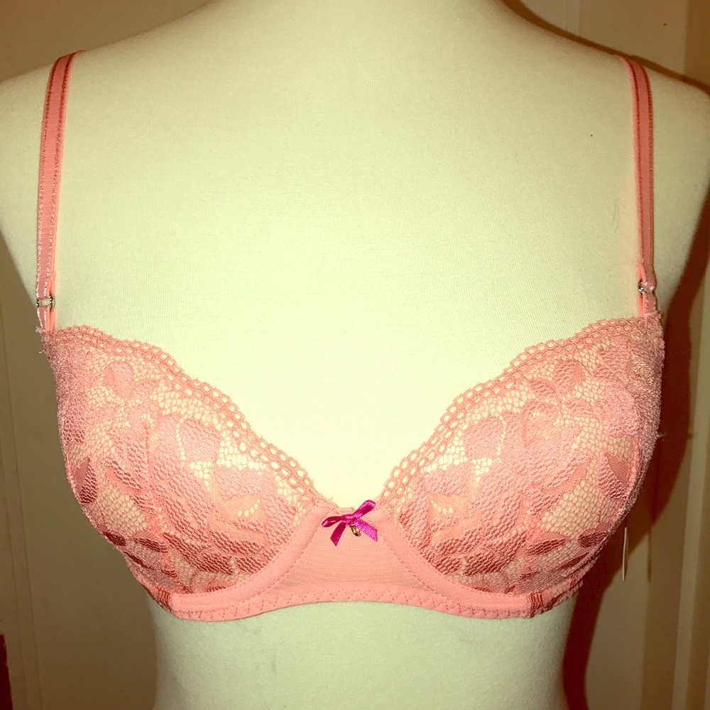 💗BETSEY JOHNSON💗Pink Lace Balconette Bra 30C