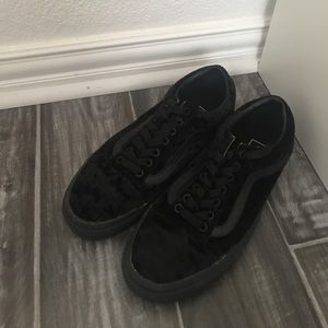 Velvet vans