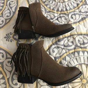 Cathy Jean ankle booties