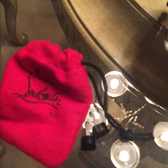 Christian Louboutin - Picture 4 of 8