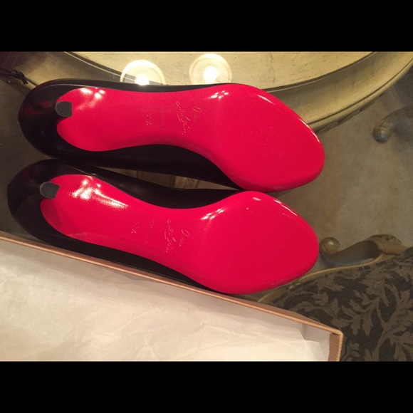 Christian Louboutin - Picture 5 of 8