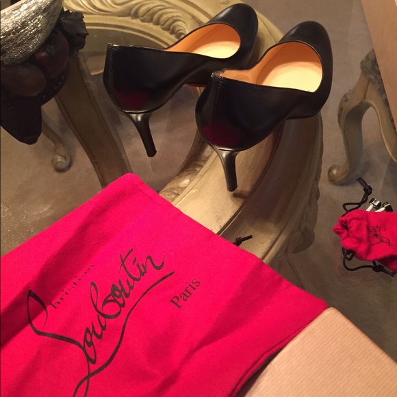 Christian Louboutin - Picture 6 of 8