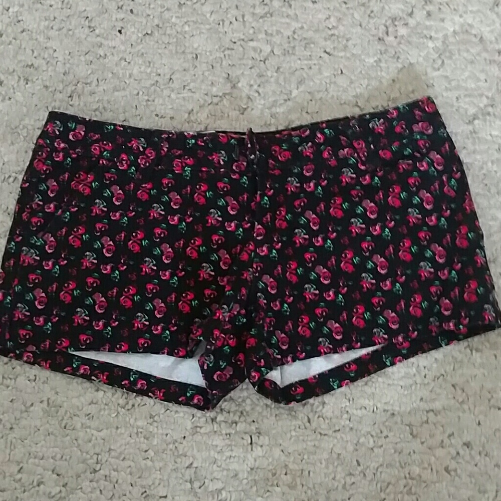 Volcom shorts juniors size 3 euc!