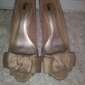 Fioni for Payless Bow Peep Toe Heels Tan