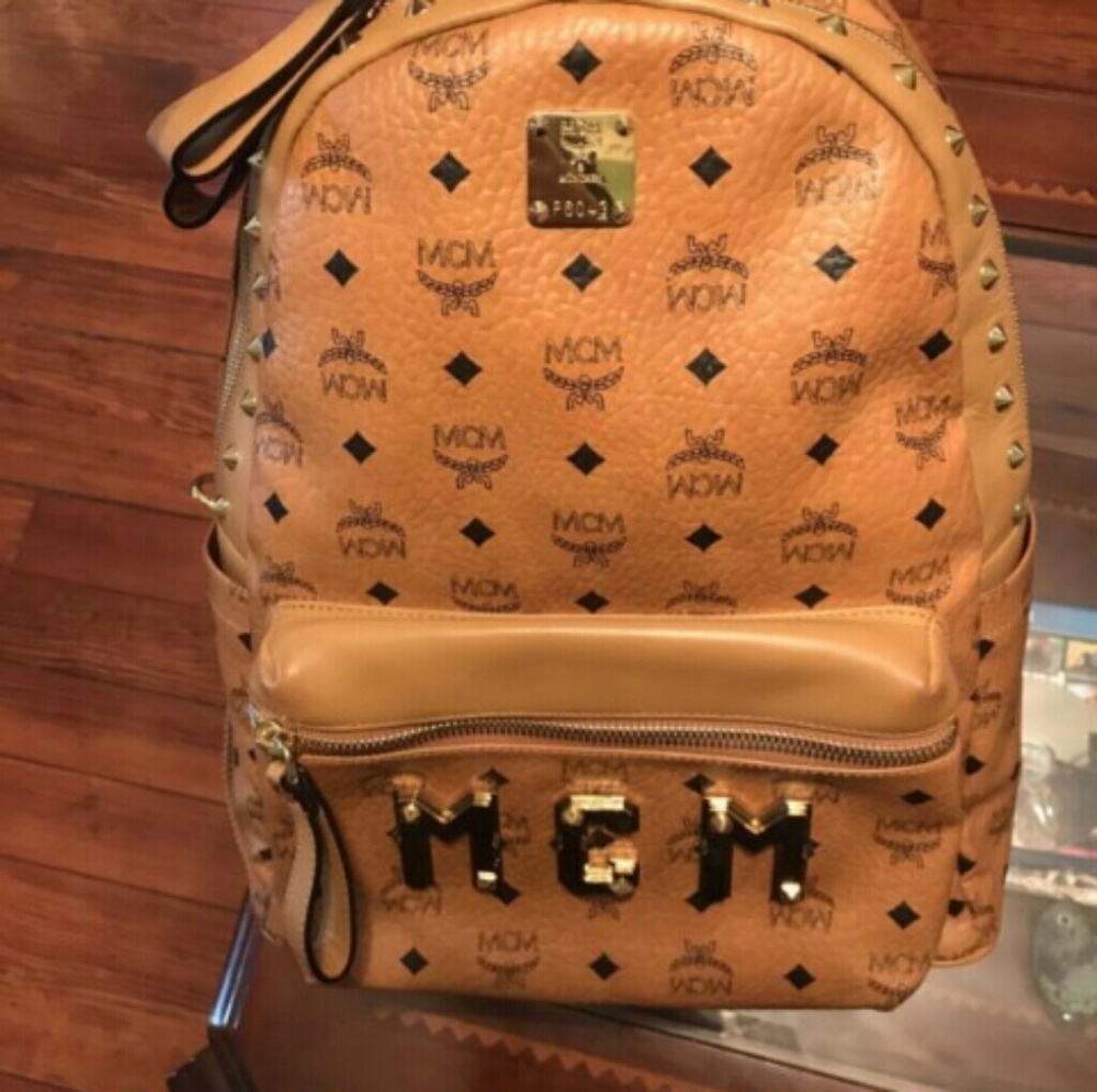 Mcm authentic backpack. DON'T BUY UNTIL I ACCEPT.