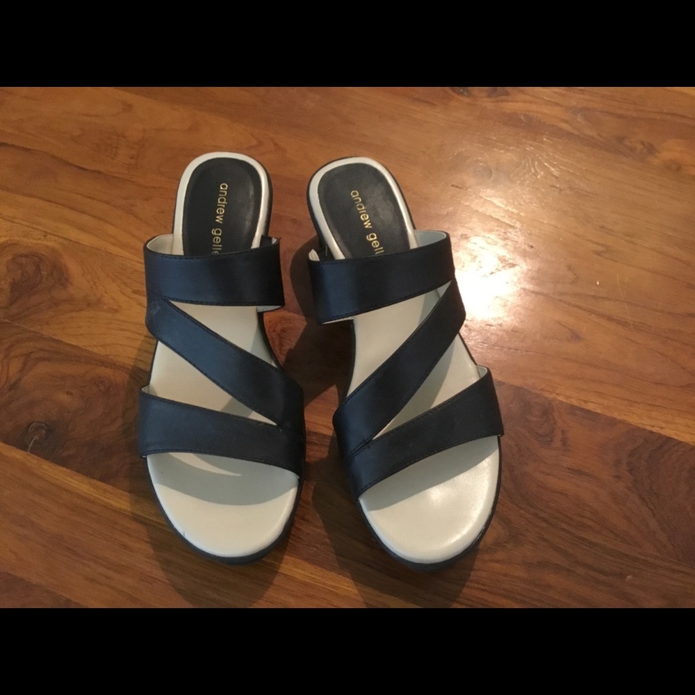 Andrew Geller Filicia Black Wedge Sandals. SIze 9.