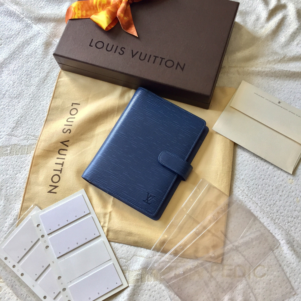 Louis Vuitton M Agenda in Blue Epi Leather + Bag