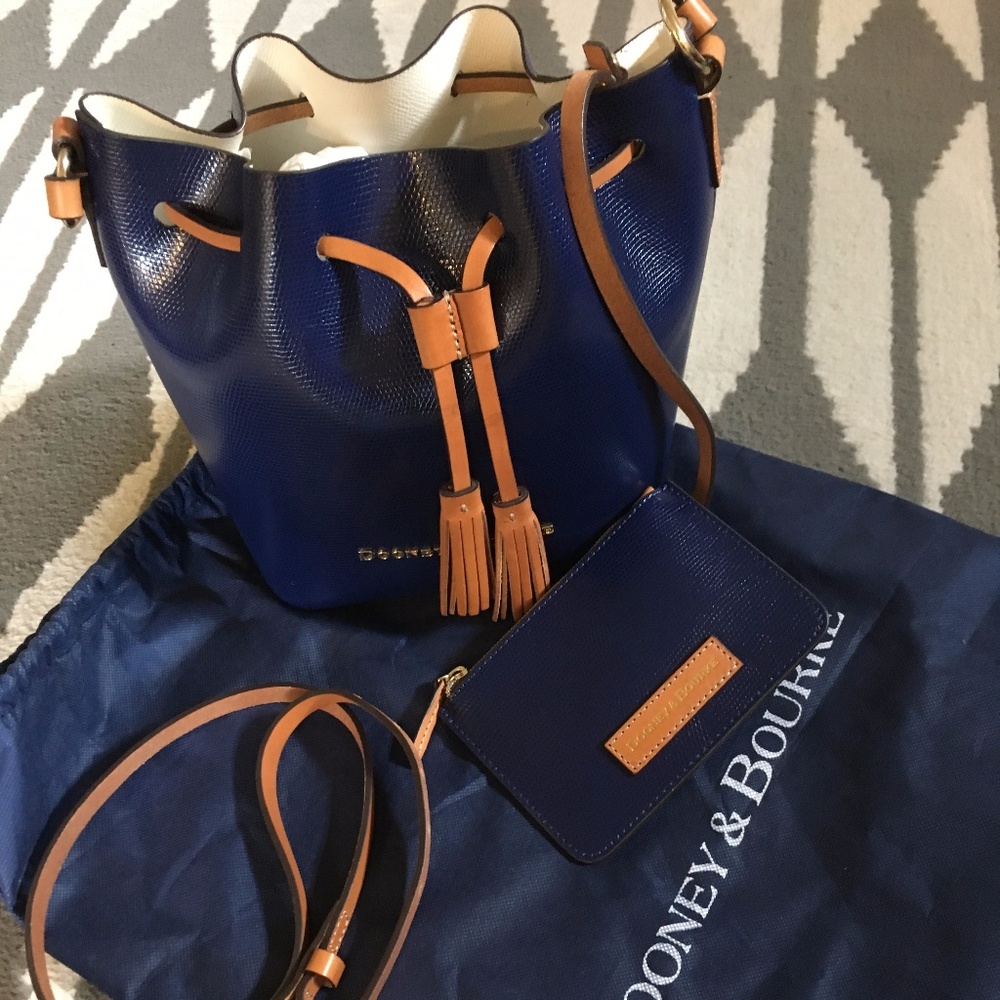 REDUCED: Dooney & Bourke Serena Crossbody Purse