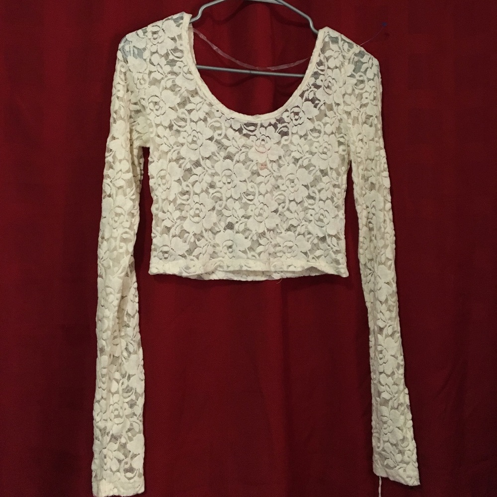 Lace long sleeve crop top