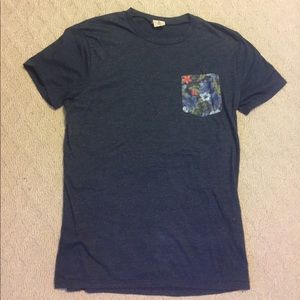 Hollister frocket tee