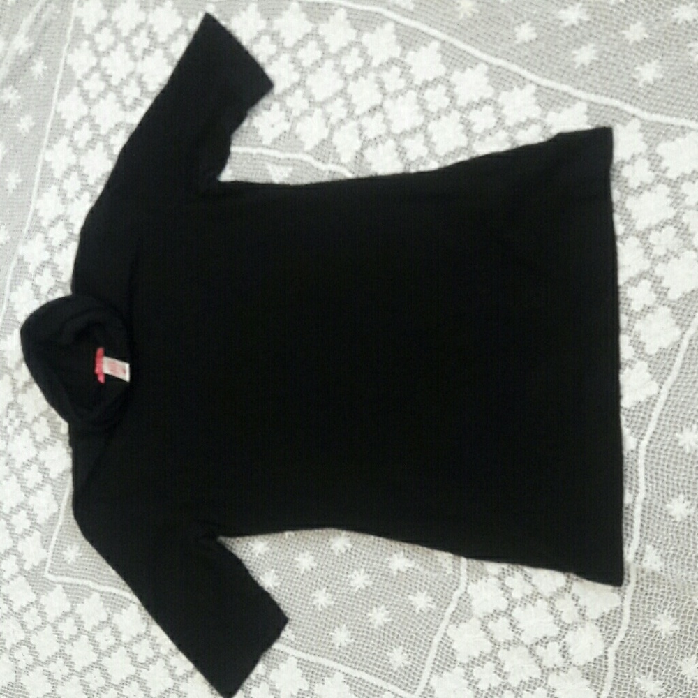 Black turtle neck knit T-shirt